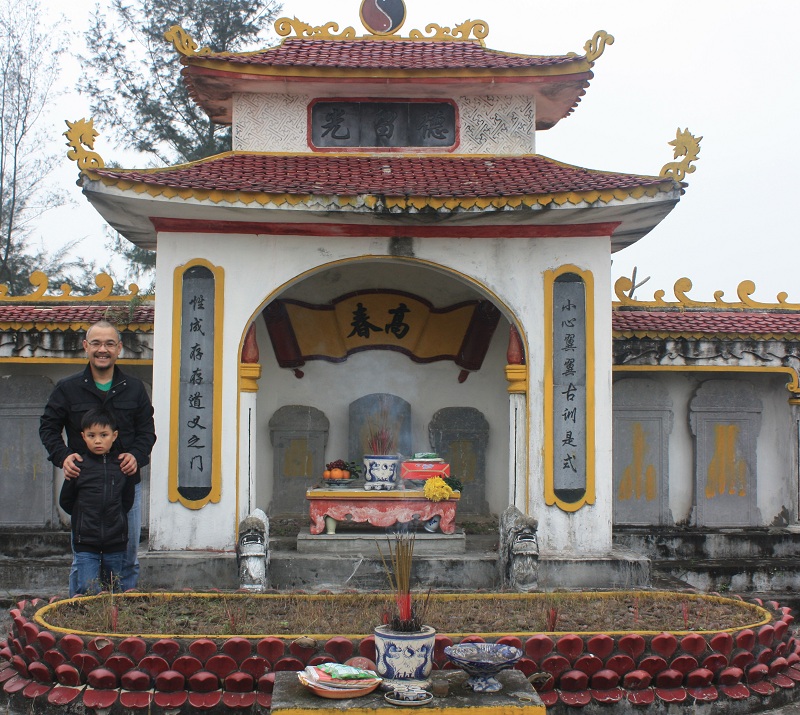 Click to view next photo