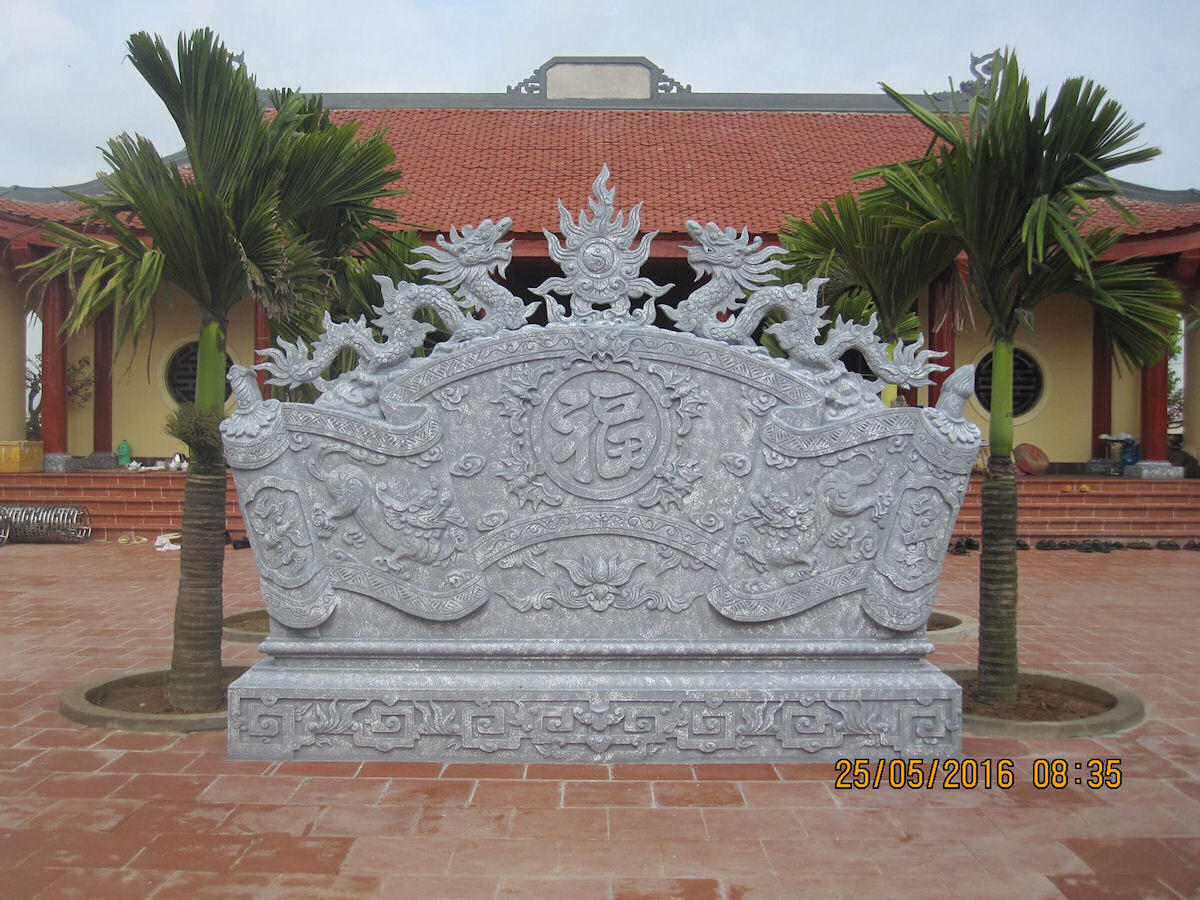 Click to view next photo