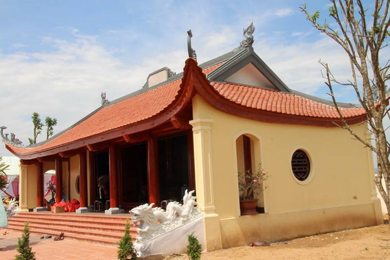 Click to view next photo