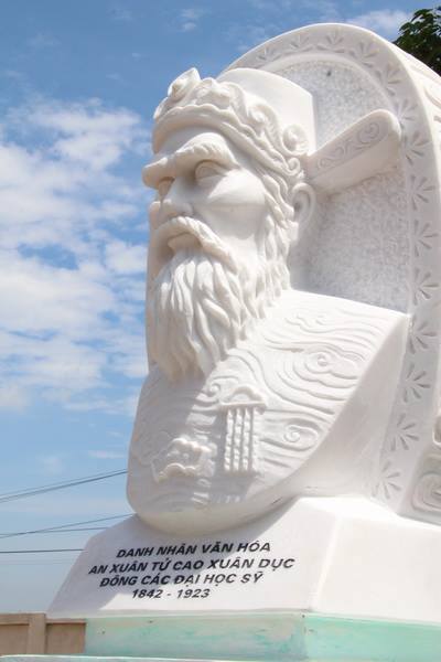 Click to view next photo